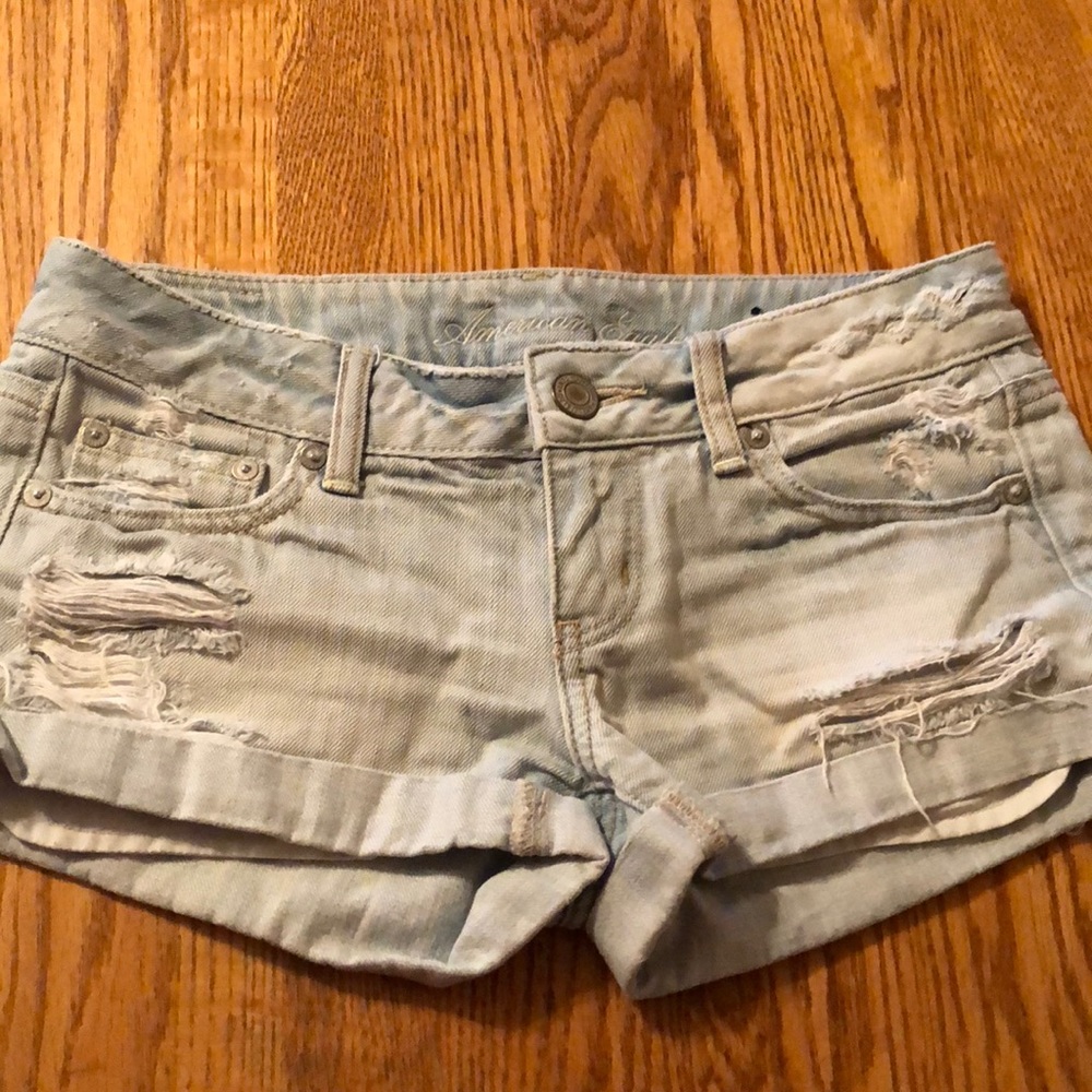 American Eagle light wash ripped jeans shorts